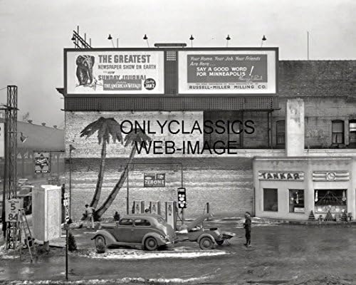 OnlyClassics 1937 Минеаполис Минесота Снимка на една бензиностанция TANKAR билборд GLUEK'S Beer Sign Помпи