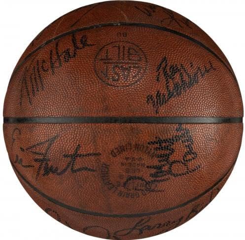 В Финалната игра 1981 г., Спечели Играта, Използвани Подписани баскетболни топки Бостън Селтикс Шампионите на НБА Баскетболни